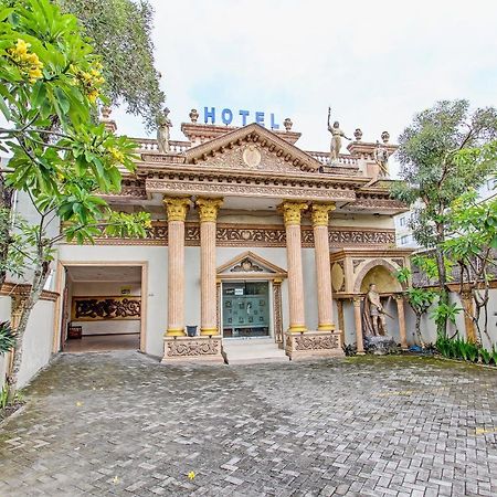 Oyo 91785 Hotel Srikandi Kalasan Tanjungtirto Buitenkant foto