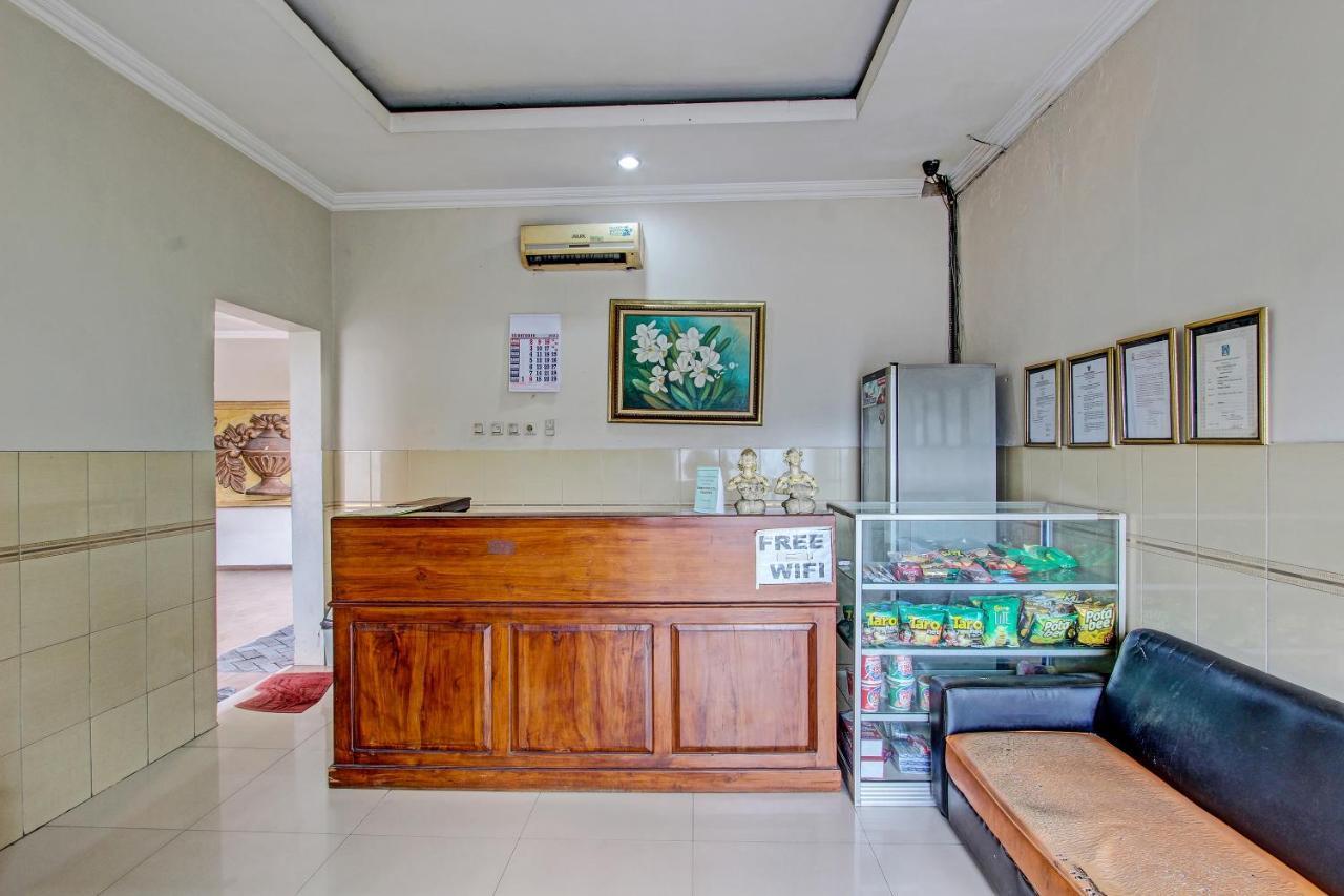 Oyo 91785 Hotel Srikandi Kalasan Tanjungtirto Buitenkant foto