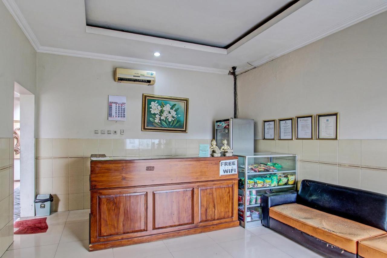 Oyo 91785 Hotel Srikandi Kalasan Tanjungtirto Buitenkant foto