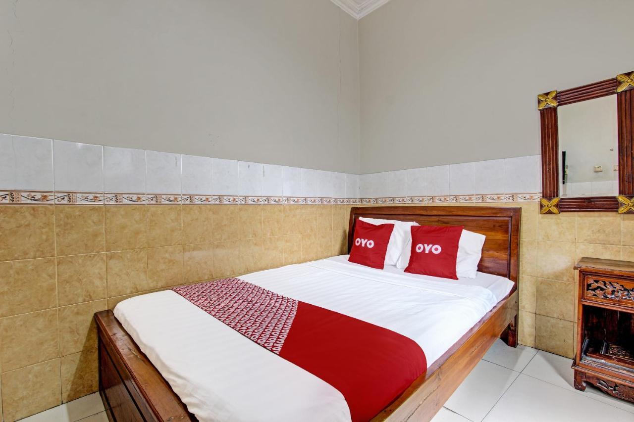 Oyo 91785 Hotel Srikandi Kalasan Tanjungtirto Buitenkant foto