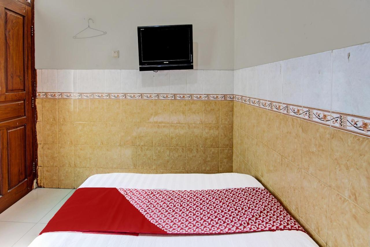 Oyo 91785 Hotel Srikandi Kalasan Tanjungtirto Buitenkant foto