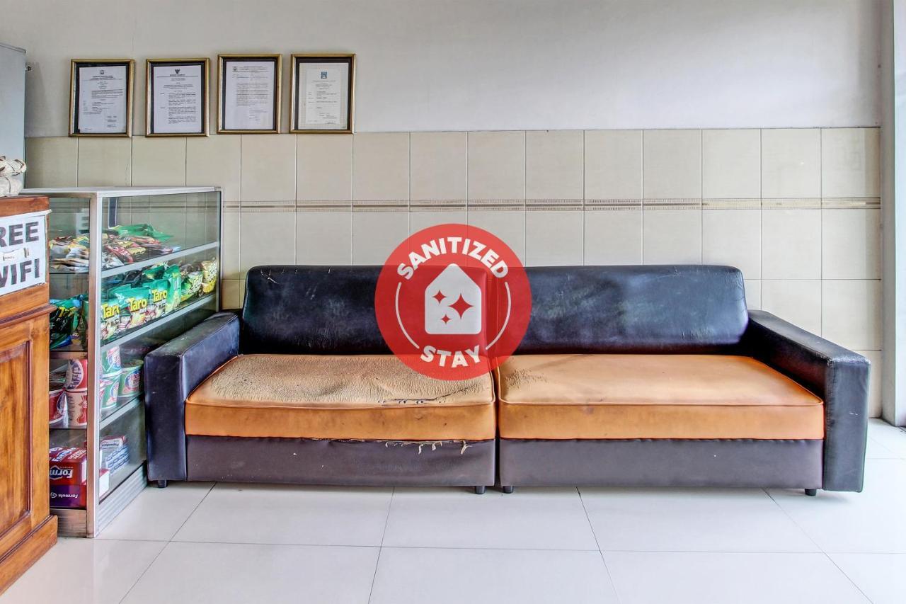 Oyo 91785 Hotel Srikandi Kalasan Tanjungtirto Buitenkant foto