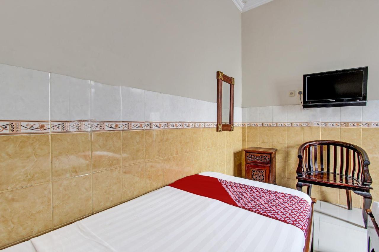 Oyo 91785 Hotel Srikandi Kalasan Tanjungtirto Buitenkant foto