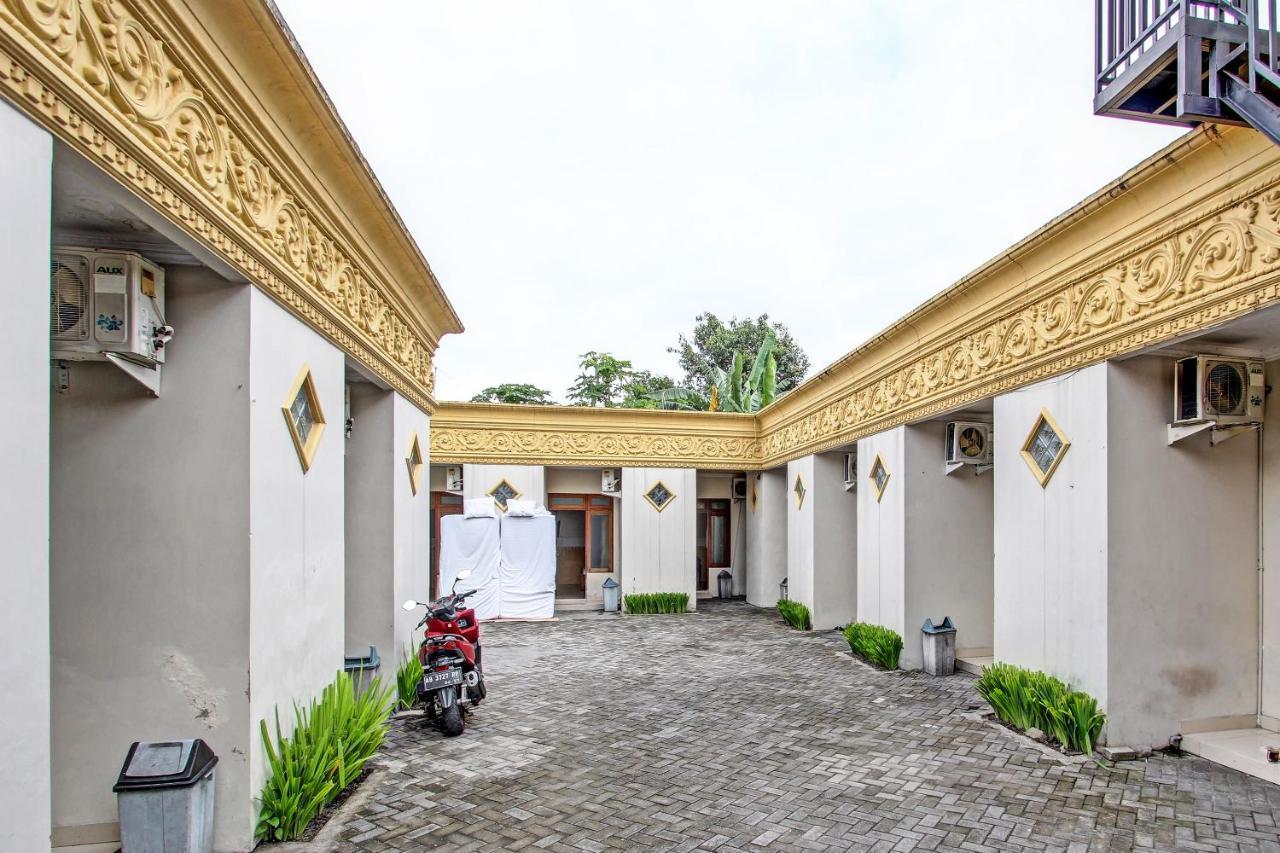 Oyo 91785 Hotel Srikandi Kalasan Tanjungtirto Buitenkant foto