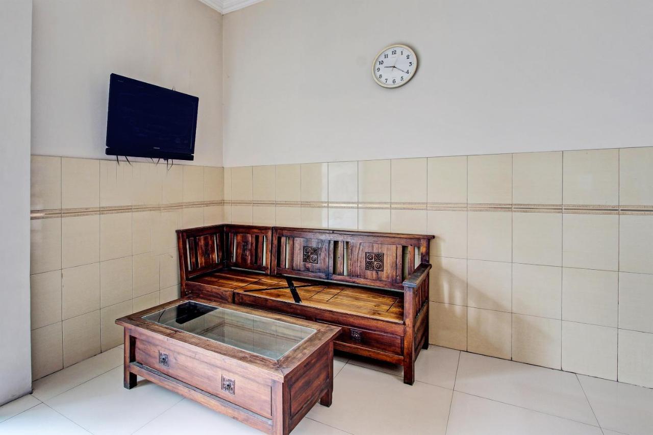 Oyo 91785 Hotel Srikandi Kalasan Tanjungtirto Buitenkant foto